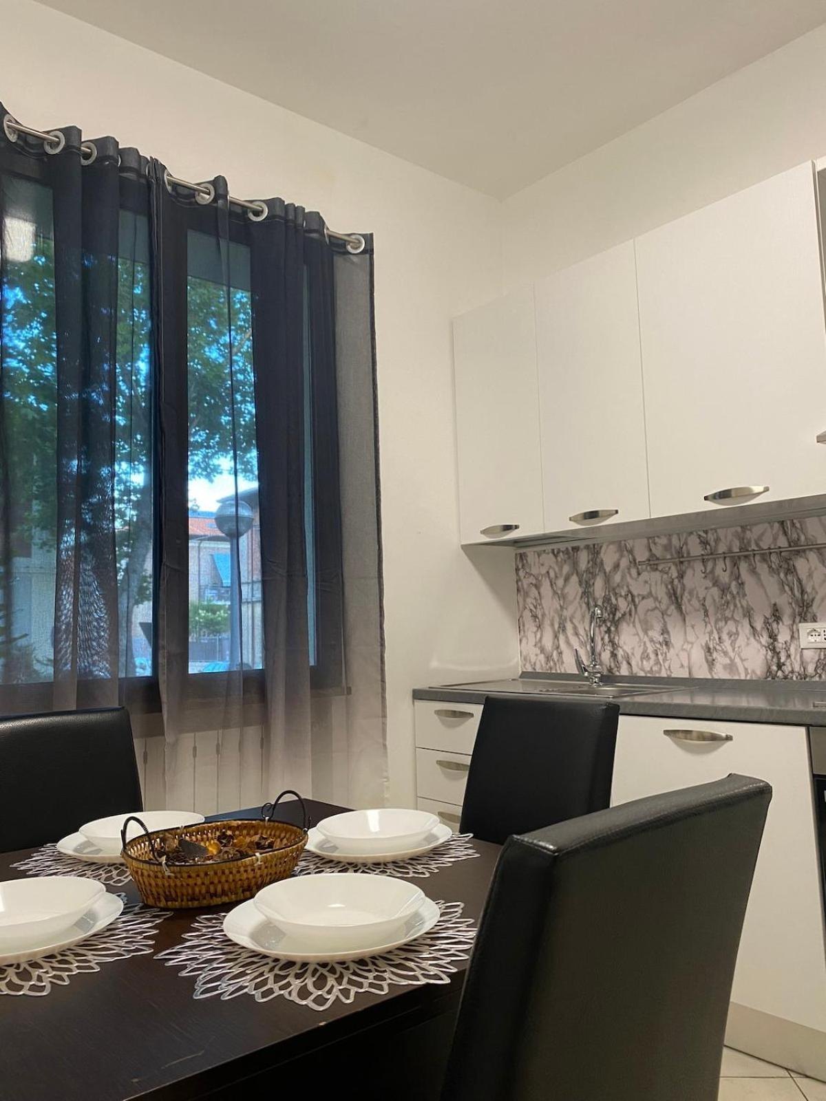 Ampio Appartamento In Posizione Strategica Rimini Exterior foto